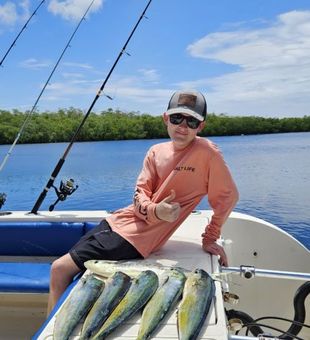 Solid mahi-mahi lineup offshore