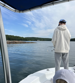 Light tackle, big dreams: Fly fishing under partly cloudy skies in Bremen!