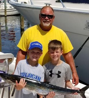 Big smiles: Charter Fishing Boat in Orange Beach!