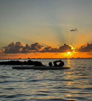 Peaceful Cayman Islands sunset paddle