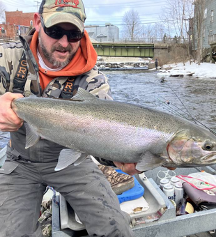 Perfect for beginners or pros, guided fishing trips Kasilof Alaska fit all.