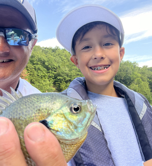 Trolling for bluegill on a stormy day at Nolin Lake!
