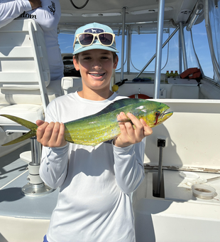 Beautiful Lewes mahi mahi makes for perfect fishing action!