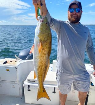 Catching big fish in sunny Pensacola waters