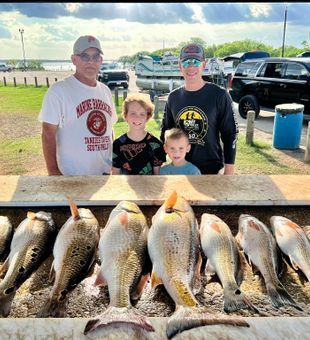 Epic family redfish haul