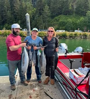 Set your sights on Oregon’s beautiful southern coast and enjoy a fishing adventure in Coos Bay, surrounded by sweeping bay views and the natural beauty of the Pacific Northwest.