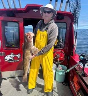 Targeting Coos Bay’s inshore species with proven techniques and tournament-level focus.