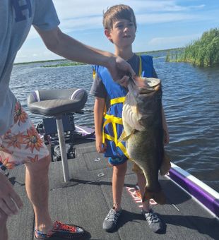 Big bass action on Fellsmere FL fishing tours!