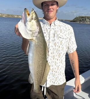 Experience the excitement of fishing the bays and flats that make Corpus Christi one of Texas' premier inshore destinations.