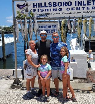 Family Sportfishing Mahi Mahi in Pompano Beach