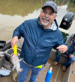 Smiles and catfish all day long