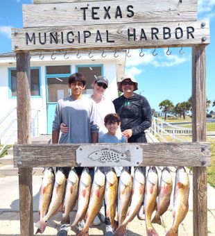 Successful Redfish-filled day at Port Aransas!