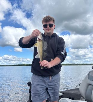 Nice Duluth walleye brought to the boat!