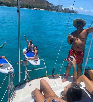 Waikiki sailing tours Honolulu Hawaii offering skyline views, ocean adventures, and a kid-friendly experience ideal for family vacations.