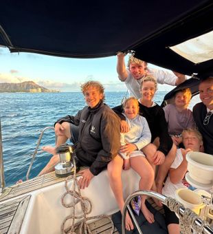 Perfect day cruising the beautiful waters of Honolulu!