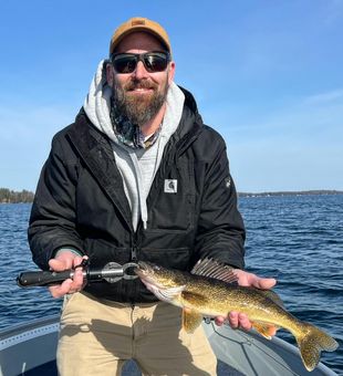 Reel in a Walleye Winner