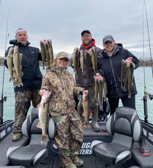 Reeling in Lake Michigan! Get them Walleye!