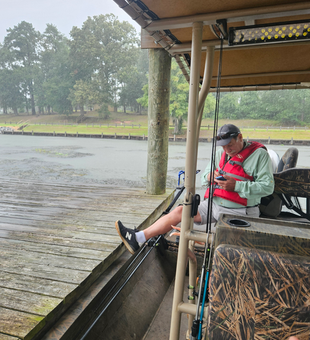 Drifting through clouds and currents for the best catch at Big Jim's!