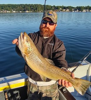 Best Lake Ontario Salmon Fishing Charter Action