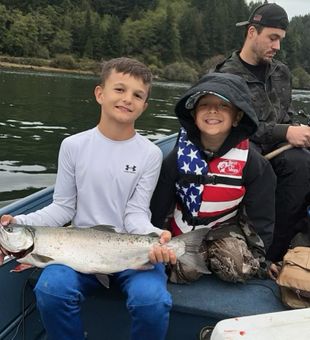 Salmon fishing in Oregon rivers