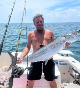 Hooking King Mackerel in Destin!