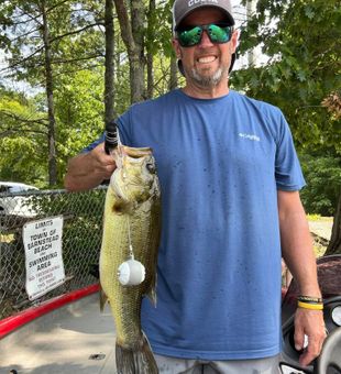 Guided bass fishing with expert advice