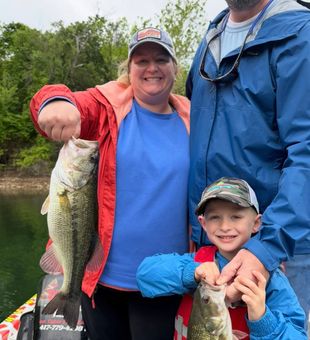 Great spotted bass action in Branson MO!