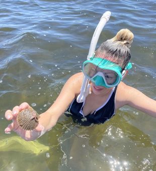 Exciting Florida scalloping adventure in crystal waters!