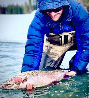 Rainbow Trout Trophy in Upper Kenai Fishing!