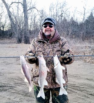 Unleash the thrill: Fish in Missouri River! 