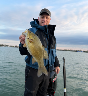 Buffalo smallmouth bass caught using drift fishing technique!