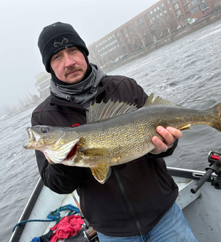 Spring Walleye fishing Oswego.