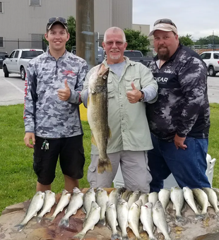 Big Walleye, big smiles! 🎣