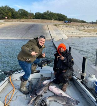 Powerful catfish haul on Lake Texoma — impressive catch!