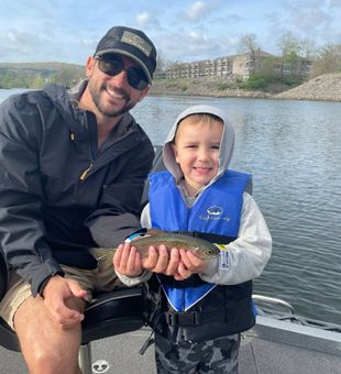 Create lifelong memories with family and friends on a lake fishing adventure in beautiful Branson, Missouri.