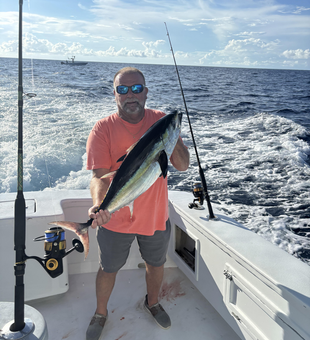 Nice yellowfin tuna caught with deep sea jigging and trolling techniques!