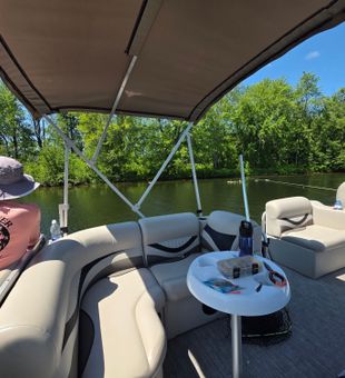 Relaxed pontoon fishing!