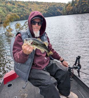 Captain Chuck guides anglers to big catches on Pymatuning Lake