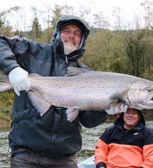 Willamette River's Top Salmon Fishing