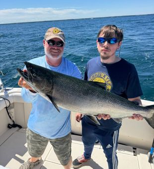 Catch big fish on Lake Ontario