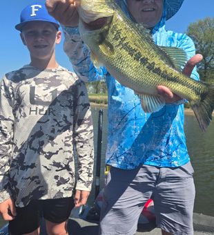 Nice Alba TX bass making memories on the water!