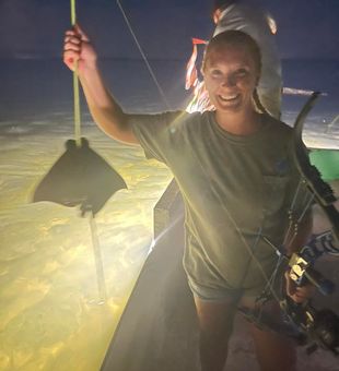 Skimming the water with a whip ray beauty! 