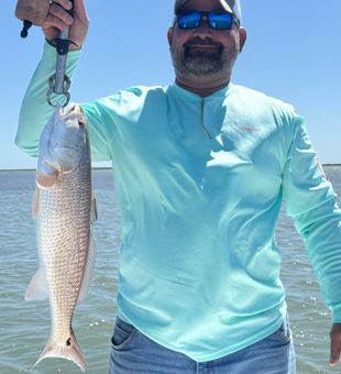 Port O’Connor canal fishing delivers quiet waters and consistent bites.