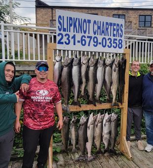 Epic haul with Slipknot Charters! 🎣🐟