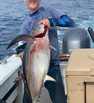 Chase trophy catches along Oregon's scenic coast with a guided fishing trip designed for success.