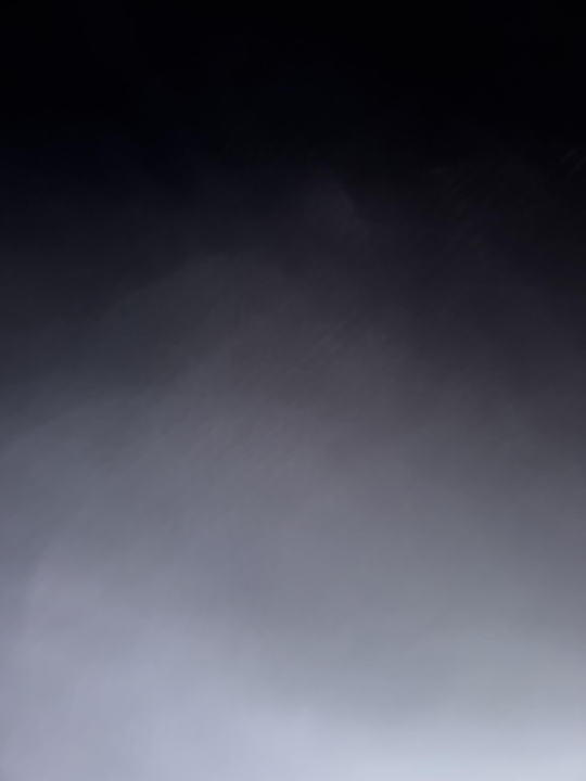 defaultImg