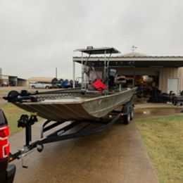 Castaways Fishing Guide Tracker boat image 0