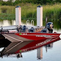 Everglades Fishing Experience Tracker boat image 0