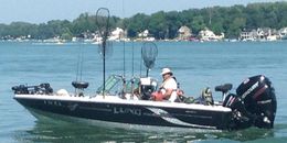 Wild Dog Guide Service Lund (Fiberglass) Boat image 0