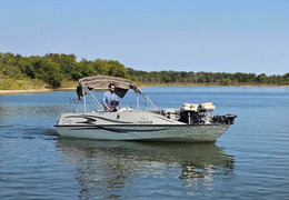 ZD Fishing Lowe Boat image 0